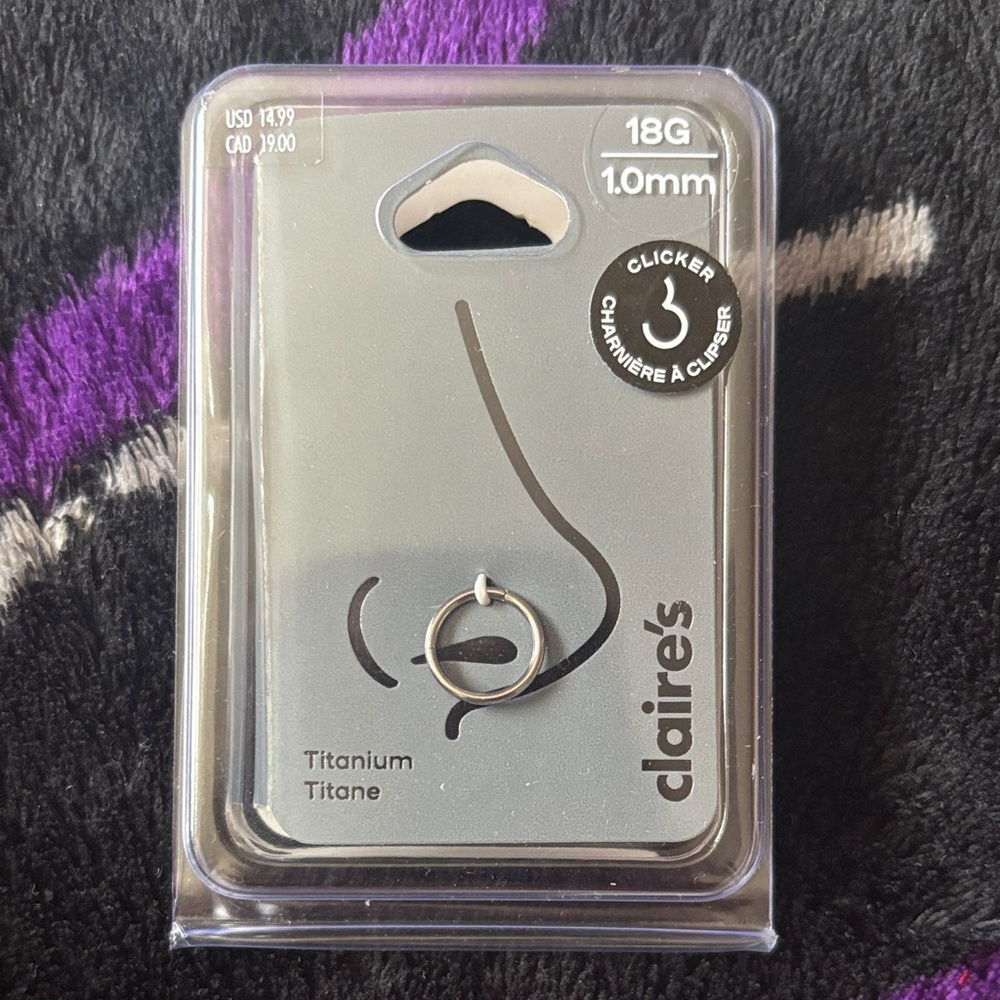 claire’s titanium clicker nose hoop 18g NWT